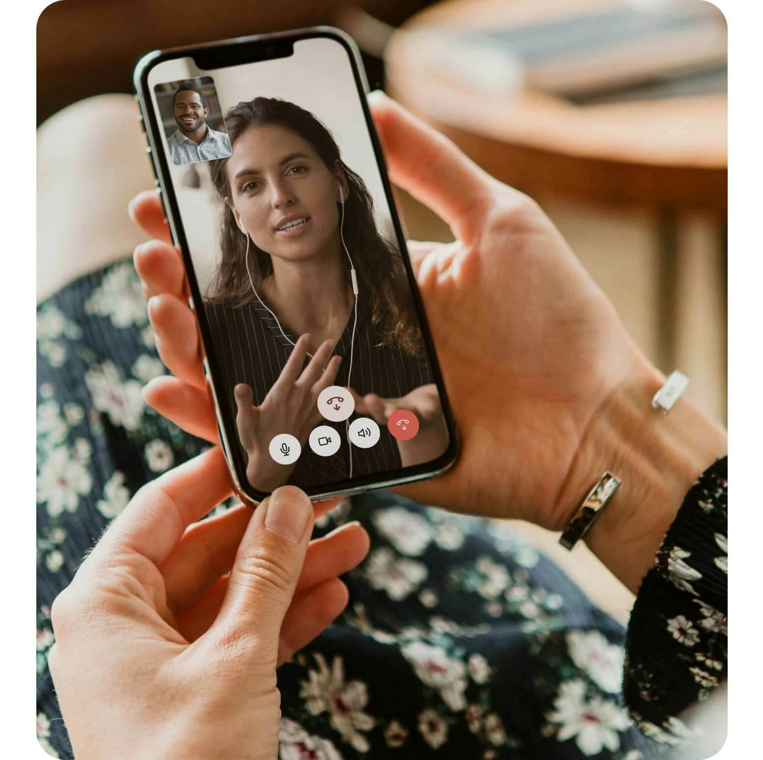 A person having a videocall on Dialpads mobile app