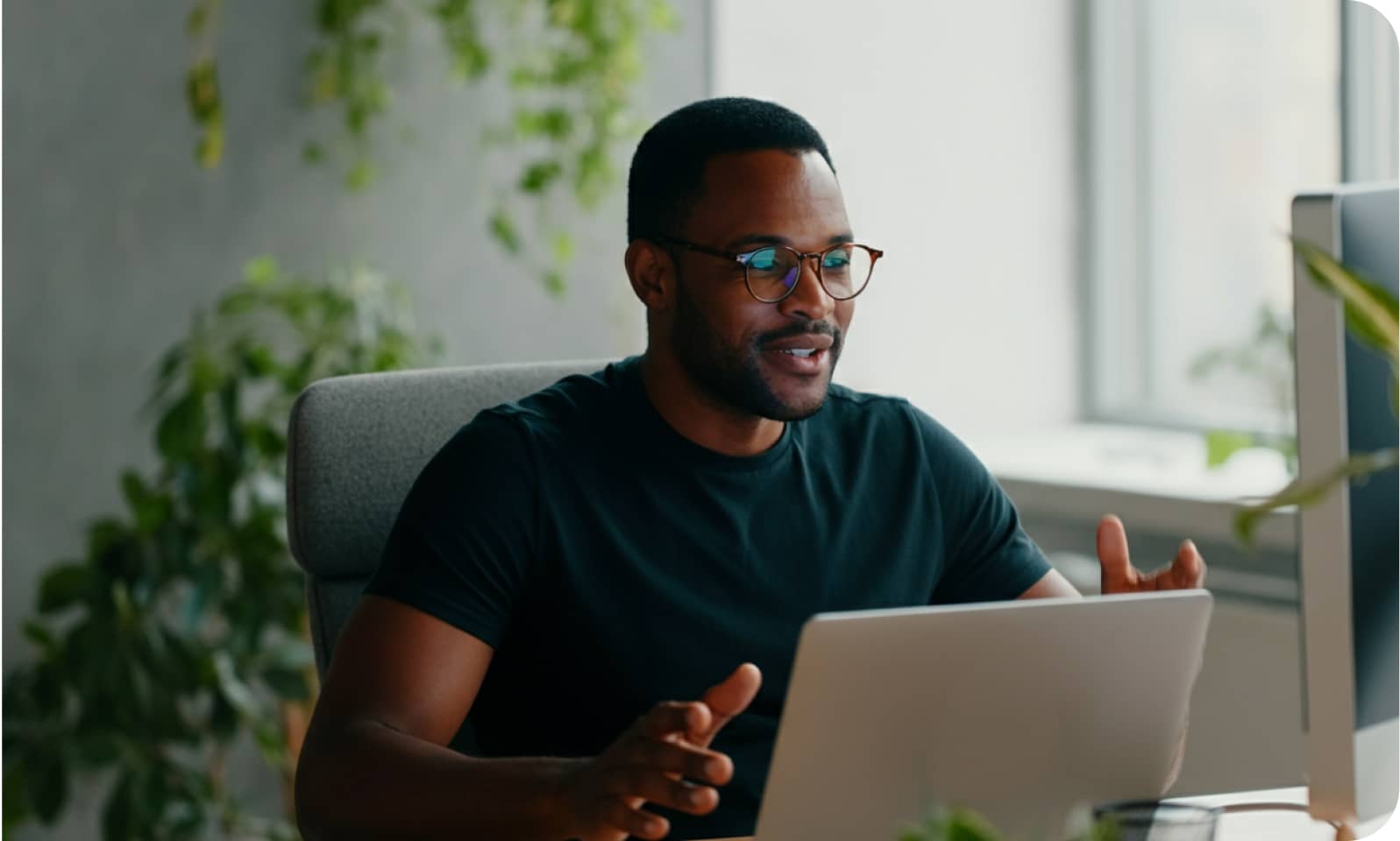 Free video chat hero image